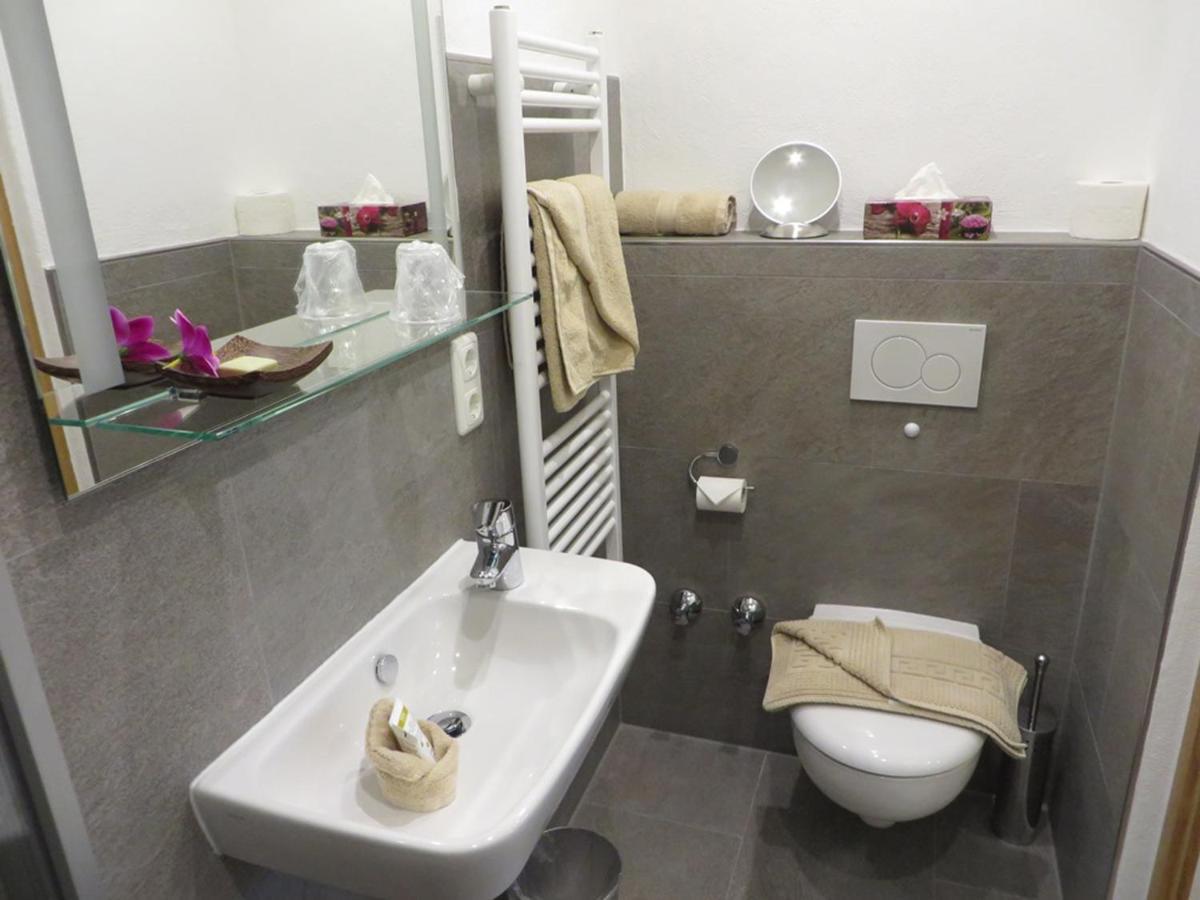 Landhof Angstl - Gaestezimmer Und Tagungsraum Höslwang 外观 照片